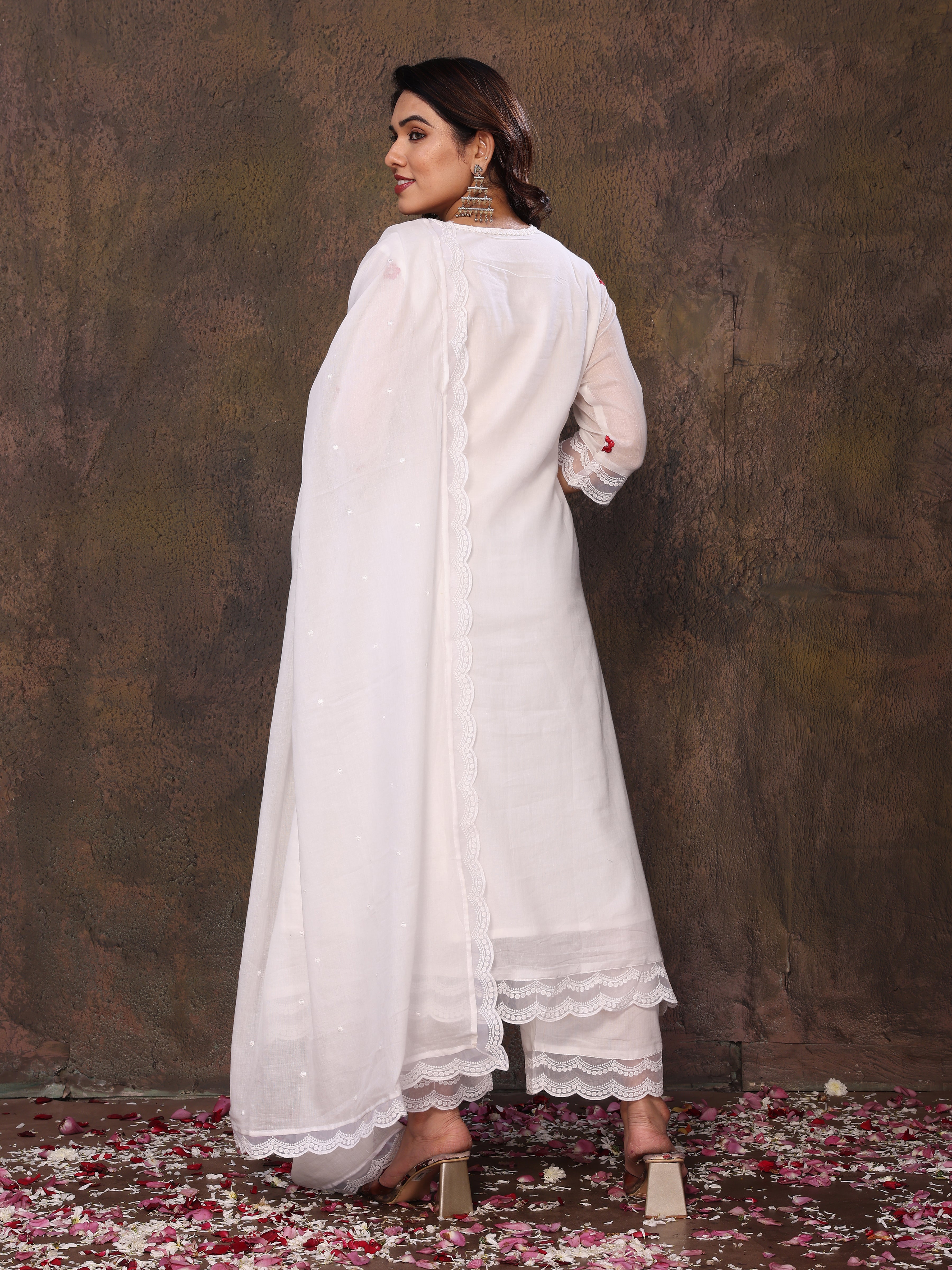 White Floral Embroidered Straight Kurta Pant & Dupatta Set