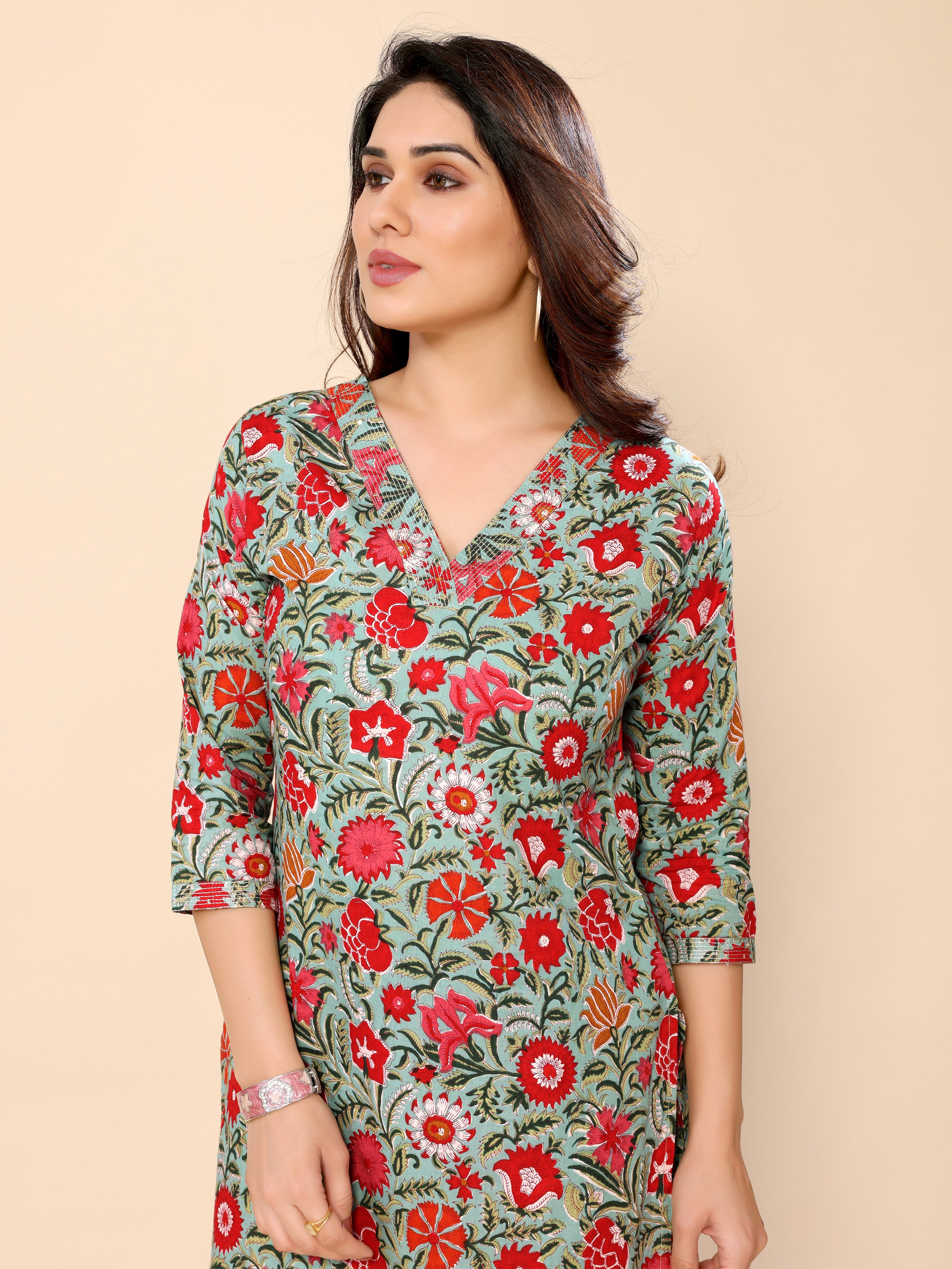 Cyan Green Women's Regular Fit Floral Printed Straight Kurti with Pant