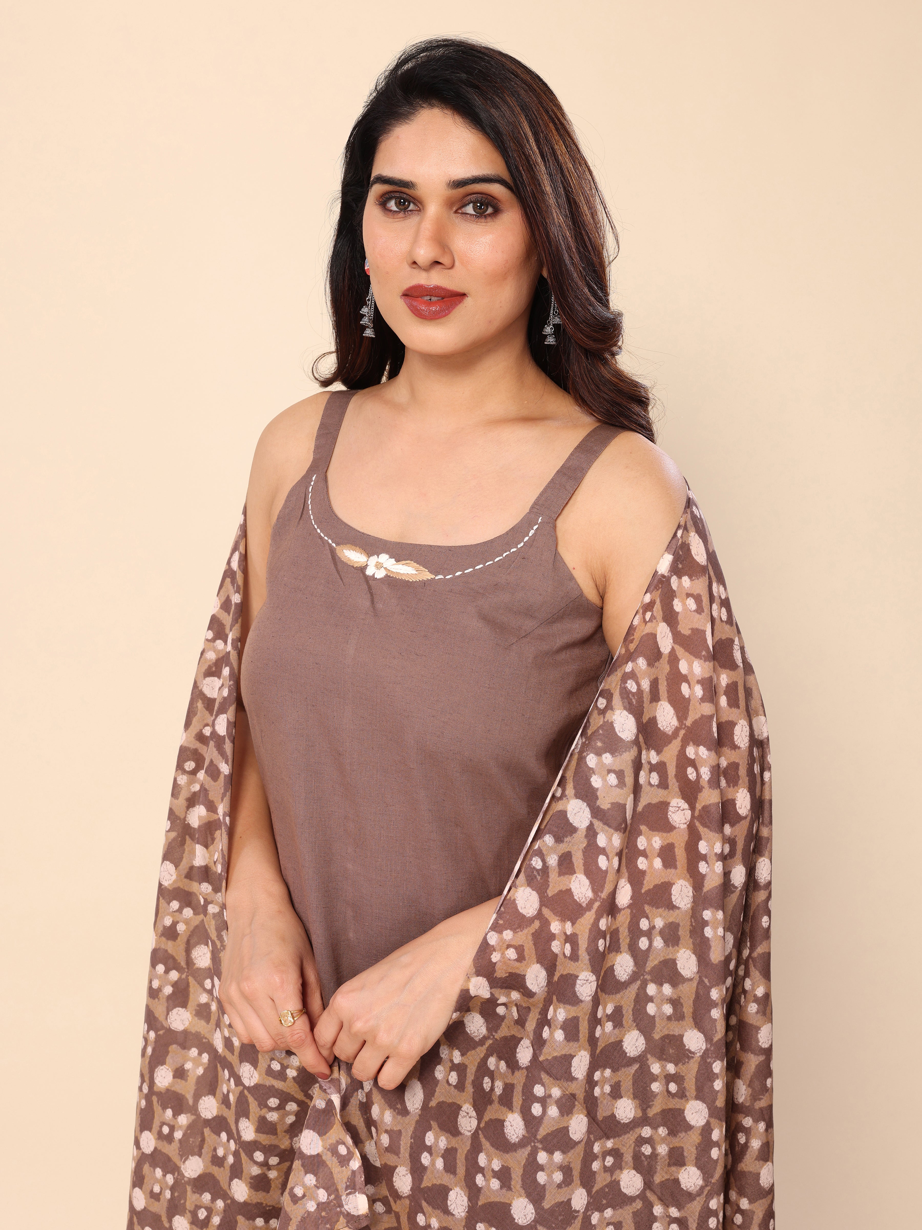 Brown Printed Sleeveless Kurta Pant & Dupatta Set