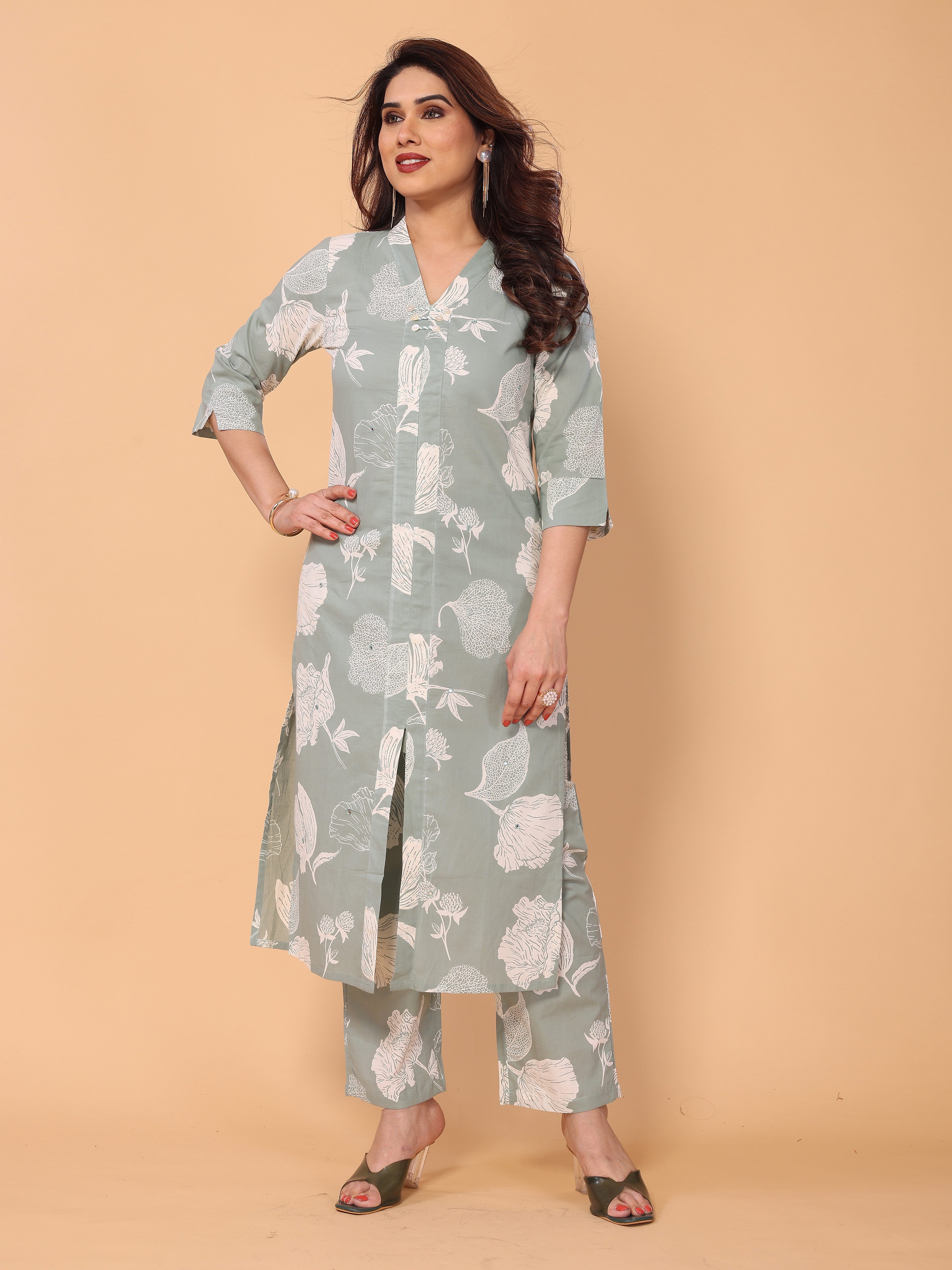 Graceful Light Floral Print Cotton Kurta Pant Set for Women