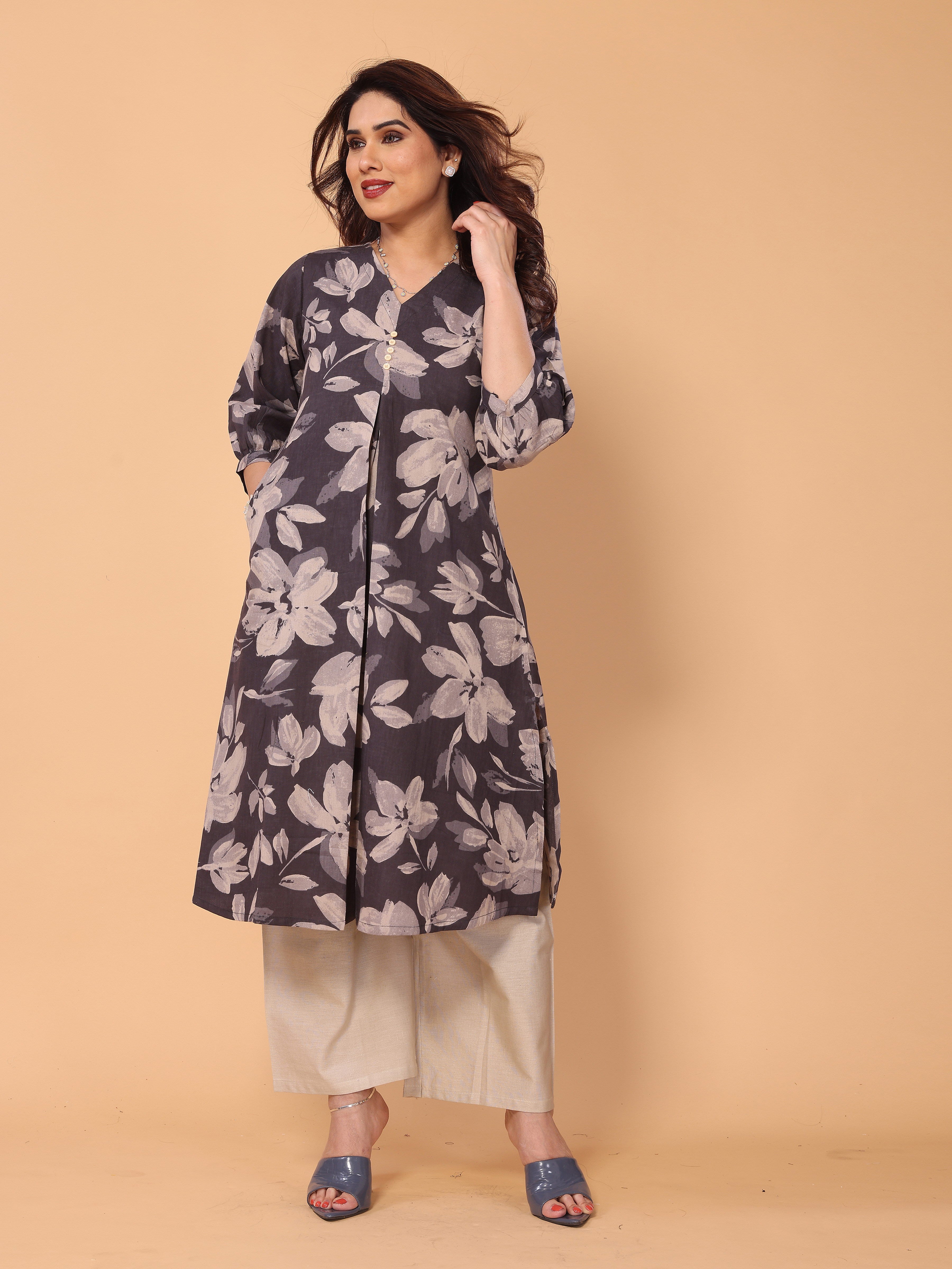 Modern Floral Print Kurta & Palazzo Set in Black/Grey