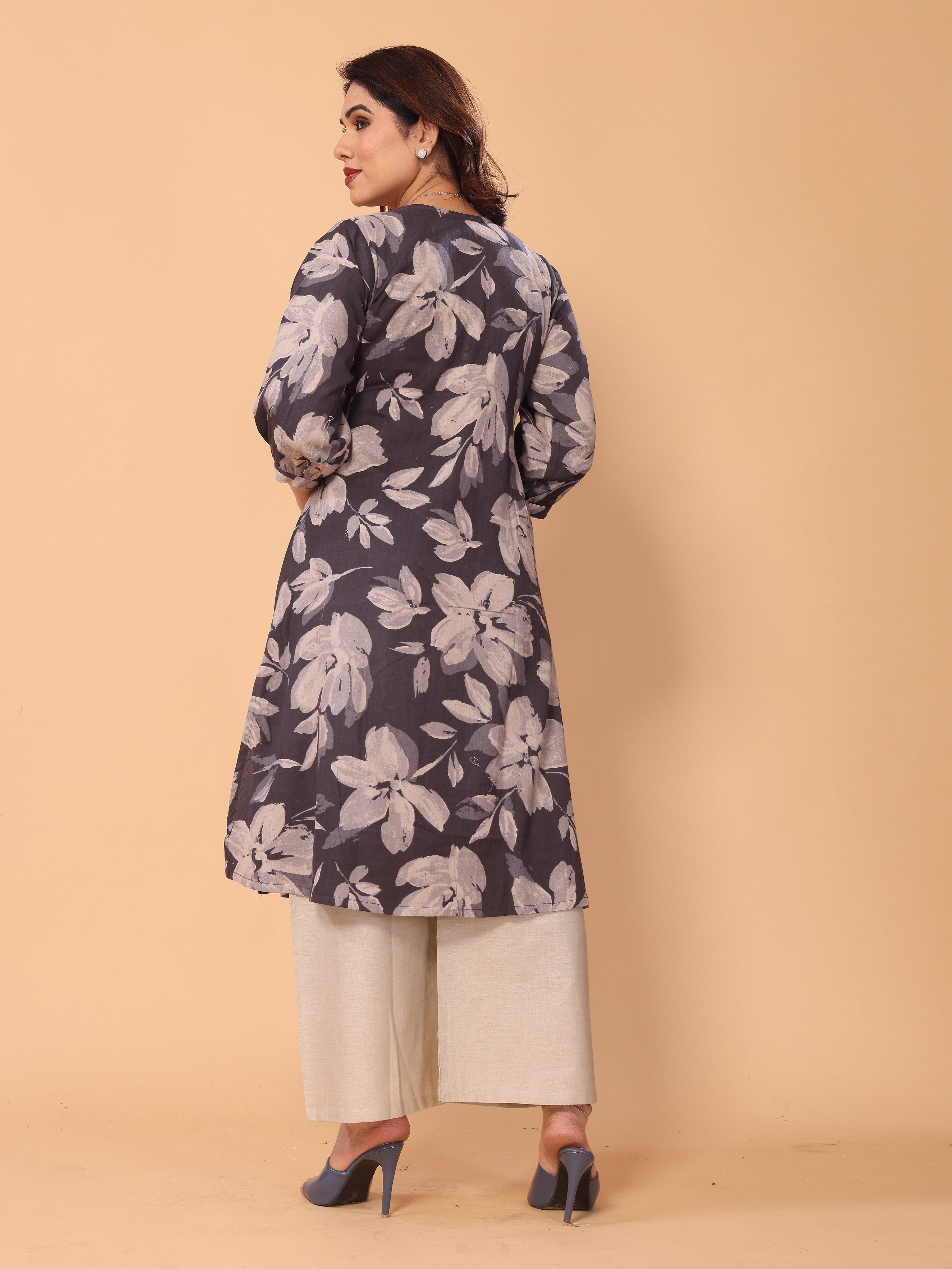 Modern Floral Print Kurta & Palazzo Set in Black/Grey