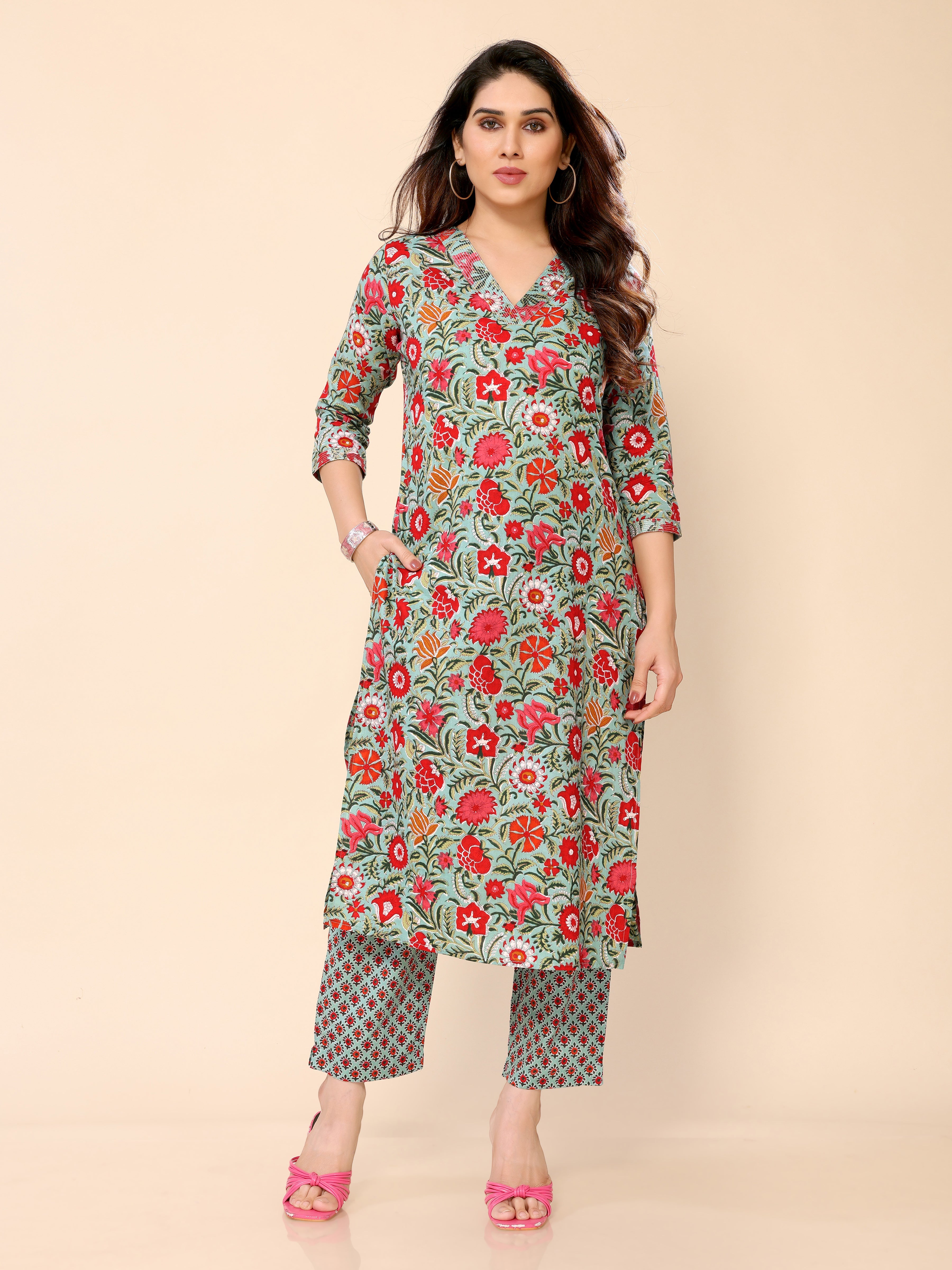 Cyan Green Women's Regular Fit Floral Printed Straight Kurti with Pant
