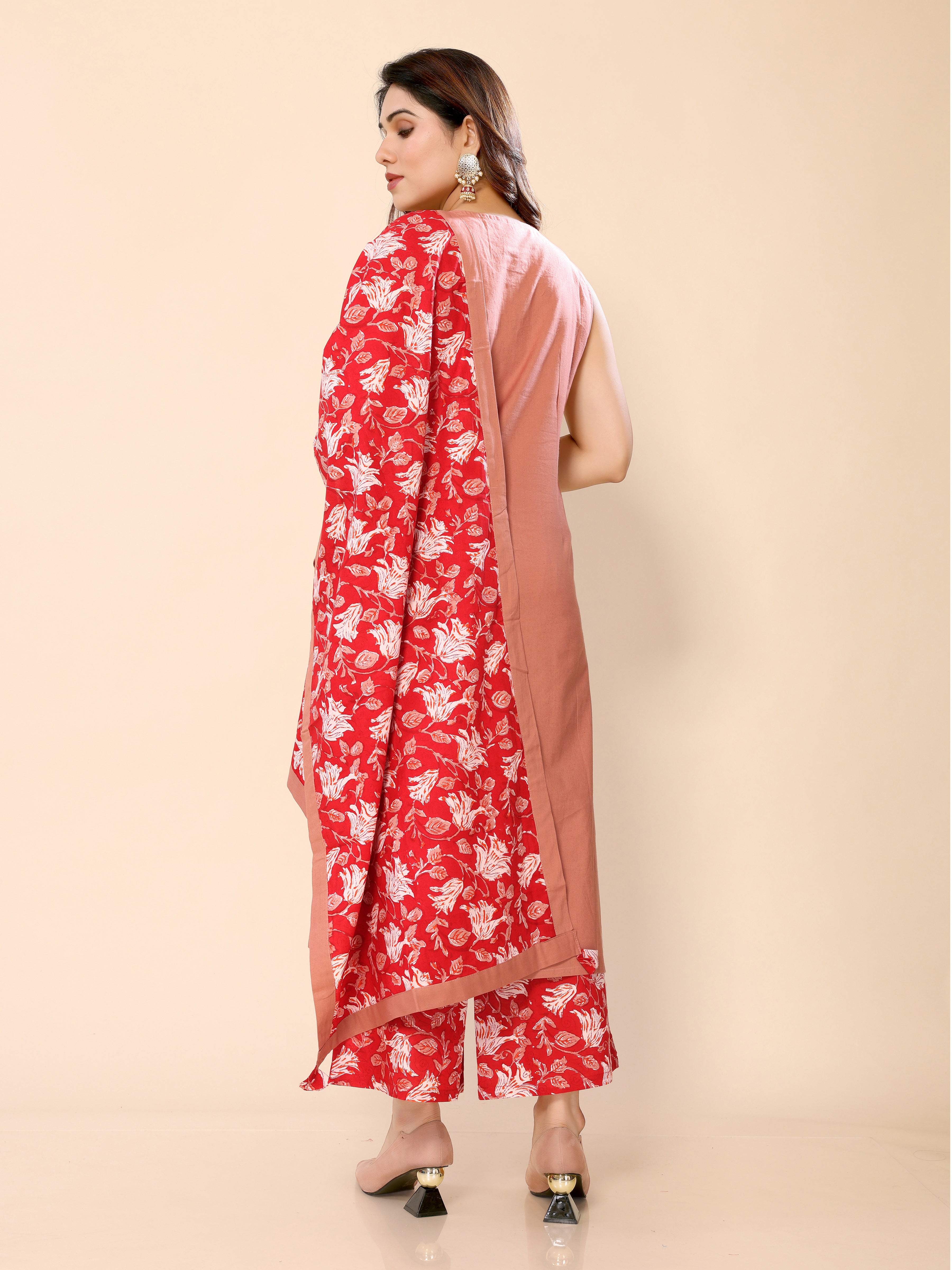 Peach & Red Floral Printed Sleeveless Kurta Pant & Dupatta Set