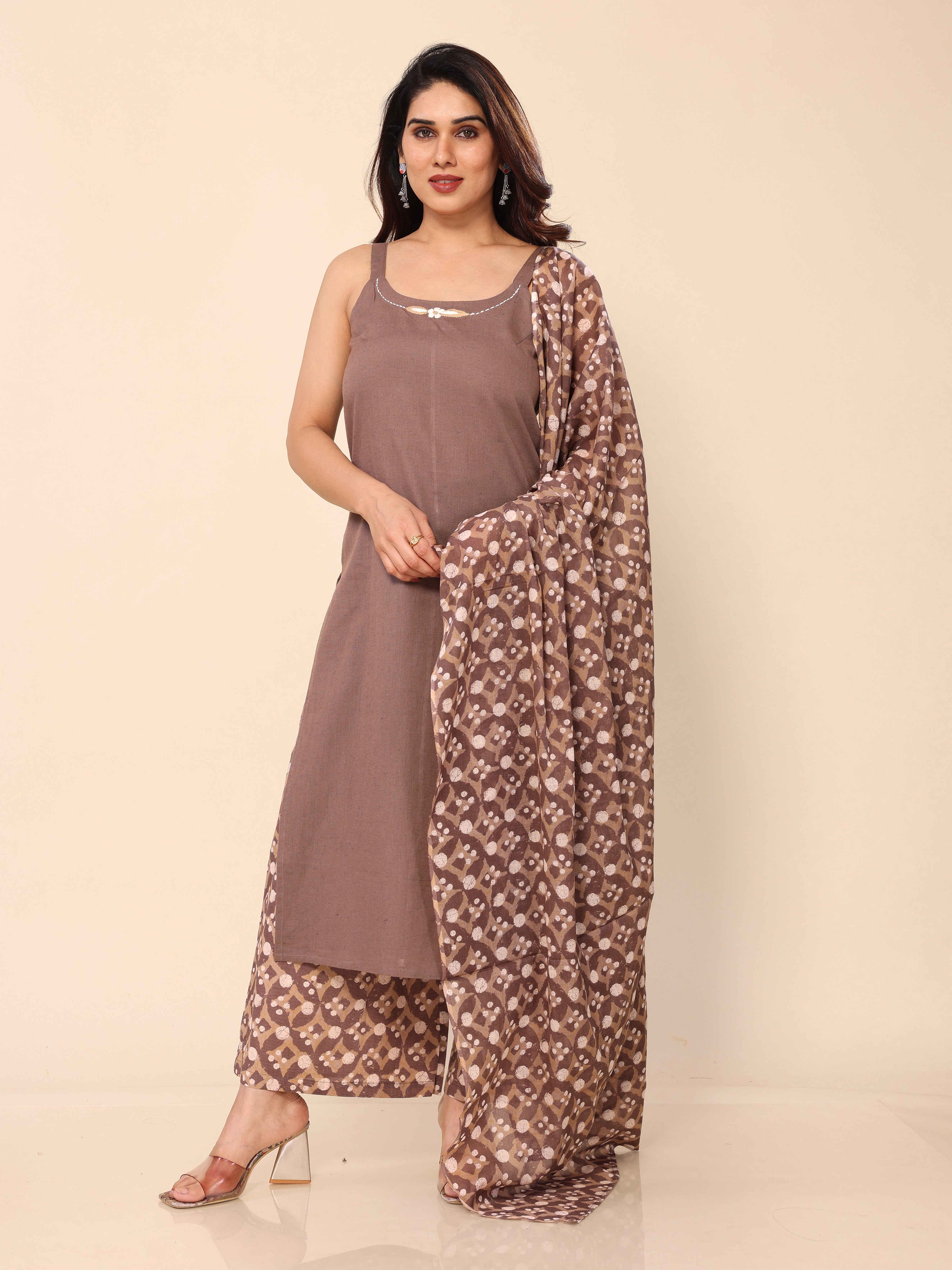 Brown Printed Sleeveless Kurta Pant & Dupatta Set