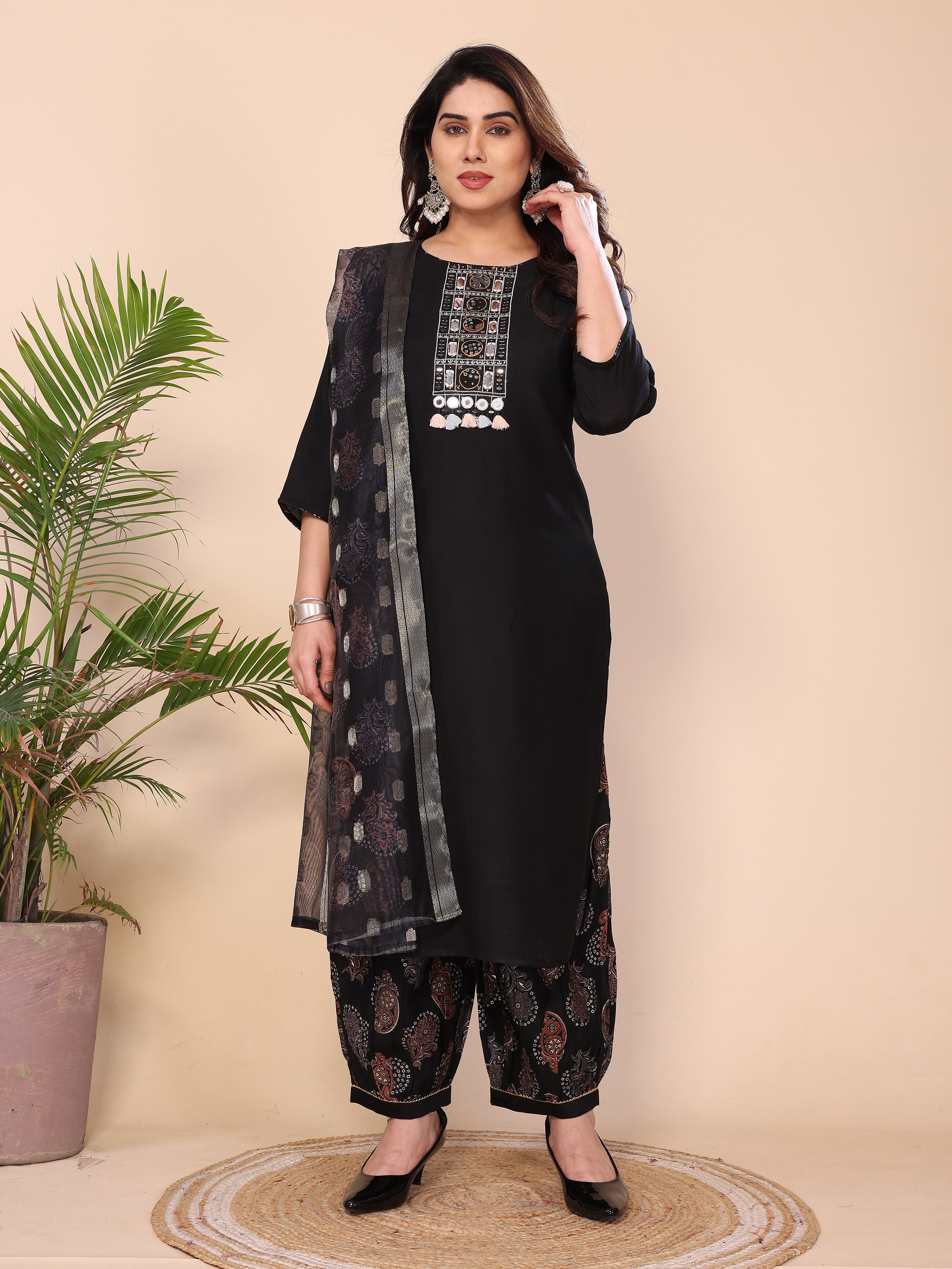 KURTA SUIT WITH ORGANZA DUPATTA